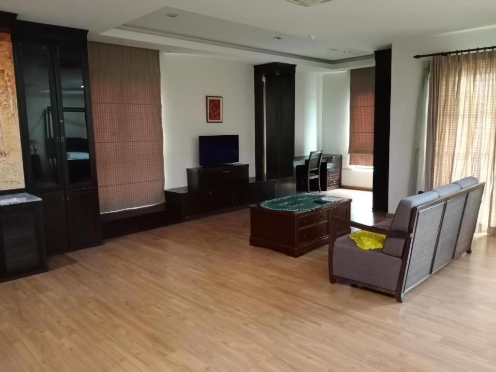 Capital O 90653 Maxwell Inn Boutique Hotel 타이핑 외부 사진